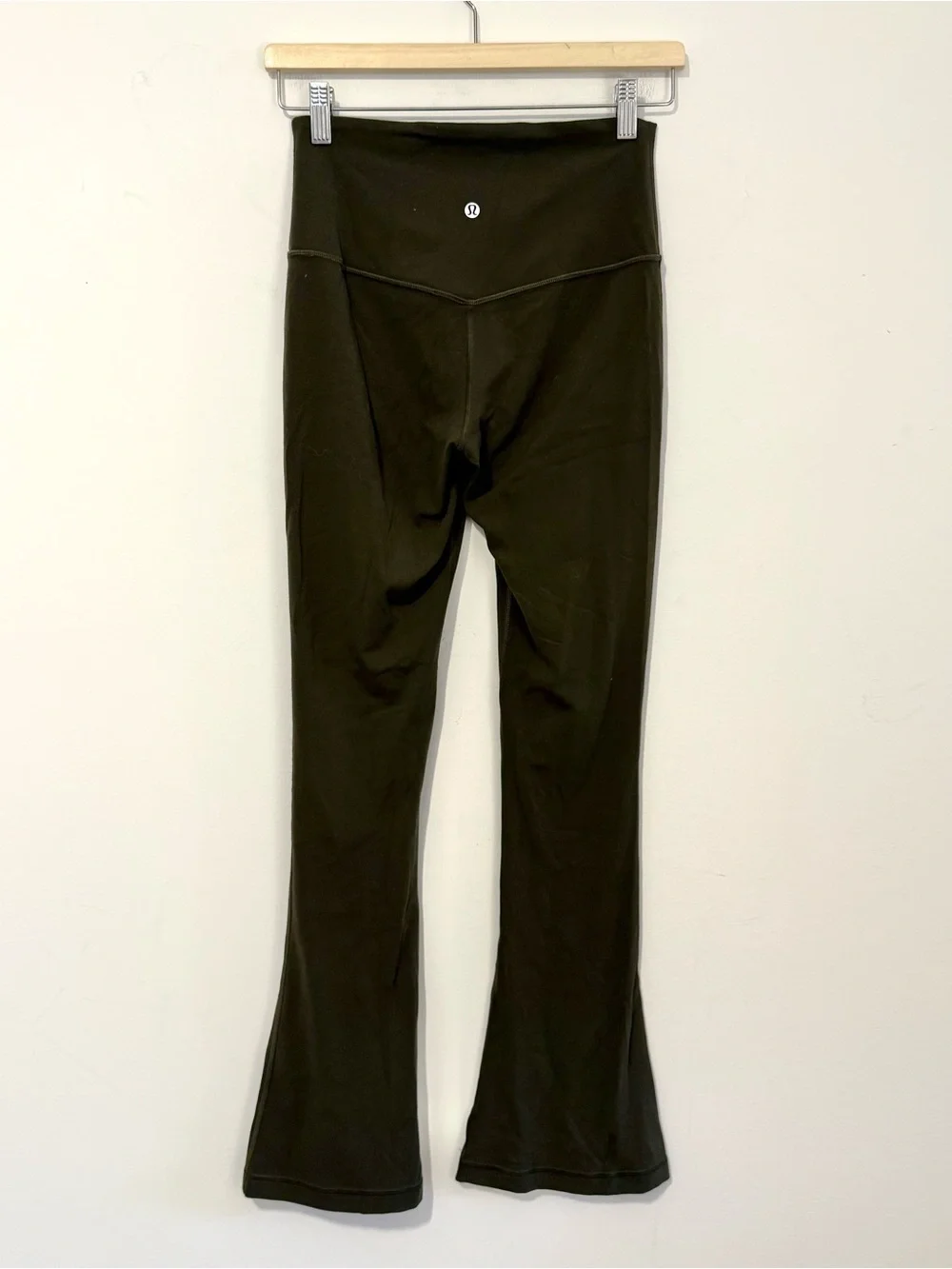 Lululemon Groove Super-High-Rise Flared Pant Nulu Women’s Size 6 Dark Olive